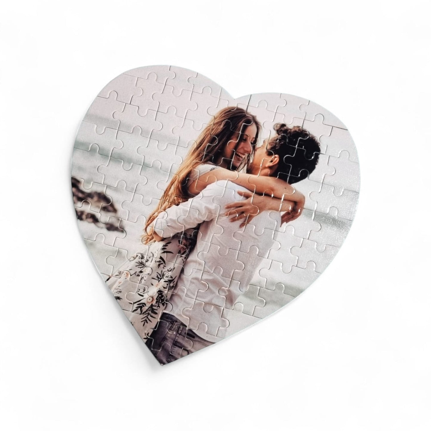 Liebe, die man zusammensetzt. Personalisiertes Herz-Puzzle.